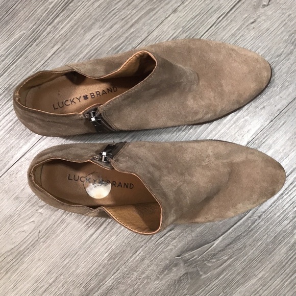 Lucky Brand Fenley Khaki Suede Ankle Booties size 7 - Picture 3 of 9